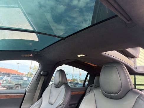 Used 2020 Tesla Model X Long Range image 11