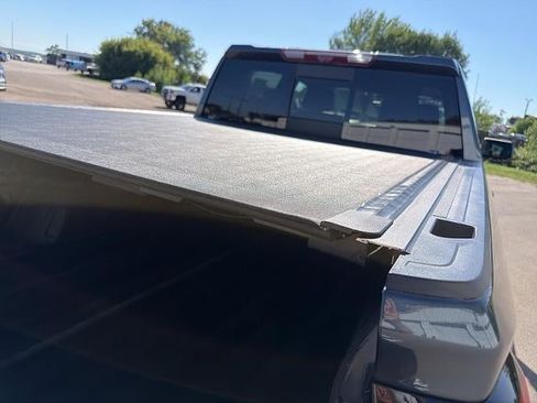Used 2021 GMC Sierra 1500 AT4 w/ AT4 Value Package AWD/4WD image 14