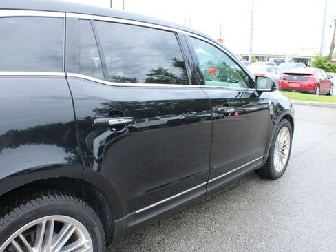 Used 2019 Lincoln MKT AWD image 48