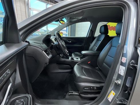 Used 2024 GMC Terrain SLT image 11