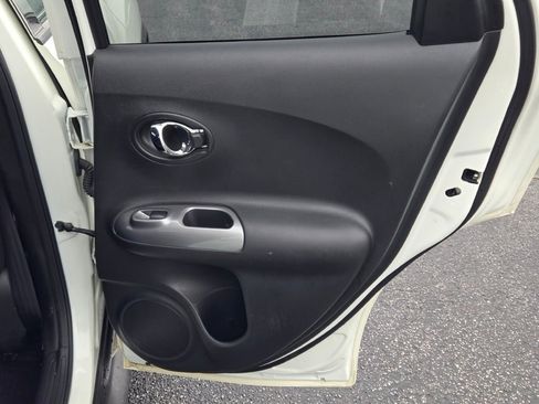 Used 2015 Nissan Juke SV w/ Technology Package image 7