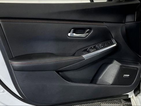 Used 2024 Nissan Sentra SR w/ SR Premium Package image 24