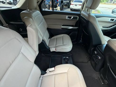 Used 2020 Ford Explorer XLT w/ Equipment Group 202A RWD image 6