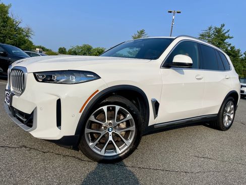 Used 2024 BMW X5 xDrive40i w/ Premium Package AWD/4WD image 36