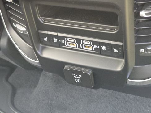 Used 2022 RAM 1500 Limited AWD/4WD image 32
