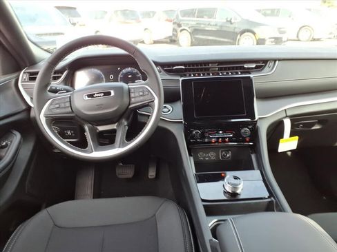 New 2026 Jeep Grand Cherokee Laredo image 15