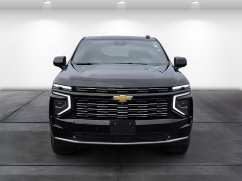 Used 2025 Chevrolet Tahoe High Country w/ Sun And Tow Package image 4