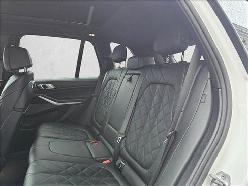 Used 2024 BMW X5 xDrive50e image 16