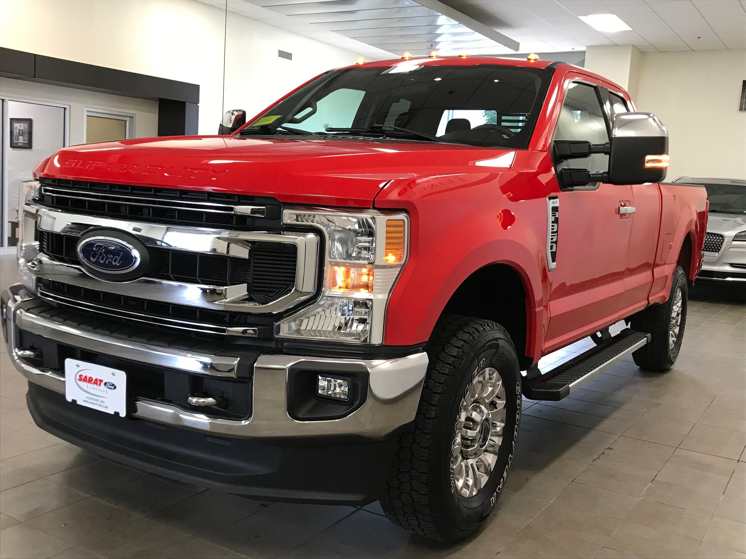Certified 2020 Ford F350 XLT w/ XLT Premium Package AWD/4WD image 4