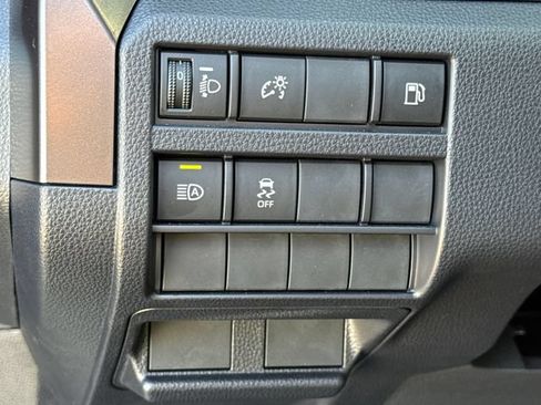 Used 2025 Toyota 4Runner SR5 AWD/4WD image 23