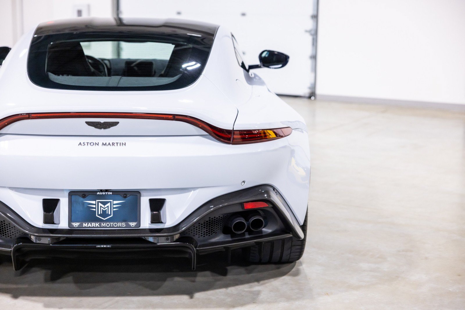 Used 2019 Aston Martin V8 Vantage Coupe RWD image 13