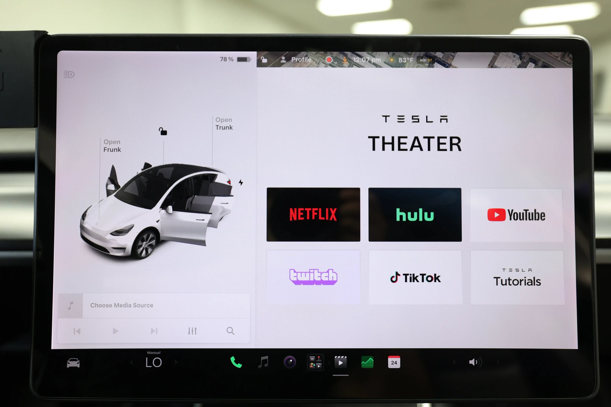 Used 2021 Tesla Model Y Long Range AWD/4WD image 67