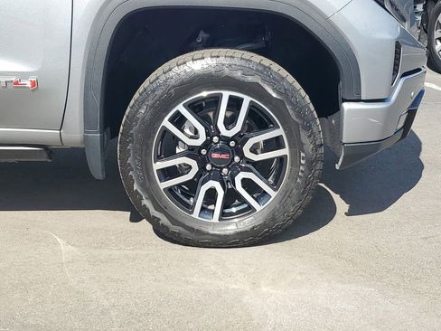 Used 2023 GMC Sierra 1500 AT4 w/ AT4 Preferred Package image 5