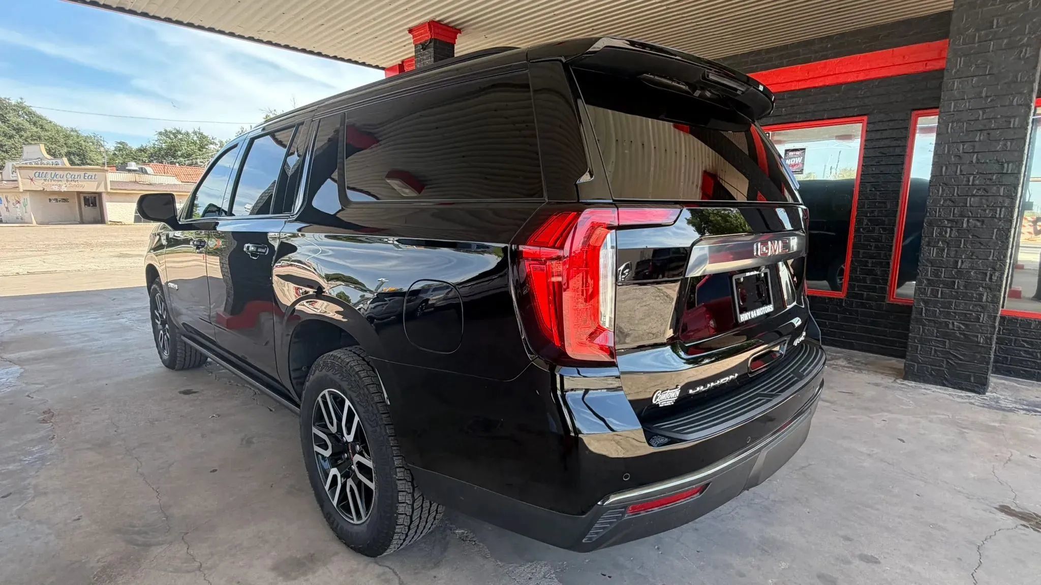 Used 2022 GMC Yukon XL AT4 w/ Max Trailering Package AWD/4WD image 6