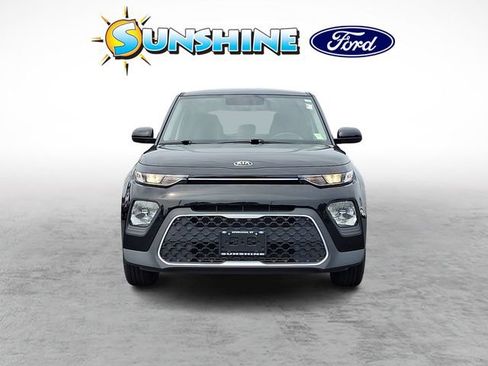 Used 2021 Kia Soul LX FWD image 2