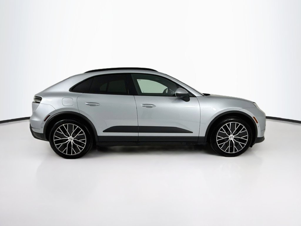 Certified 2025 Porsche Macan Electric RWD image 8