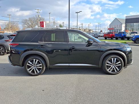 Certified 2023 Nissan Pathfinder Platinum w/ Cargo Package image 9
