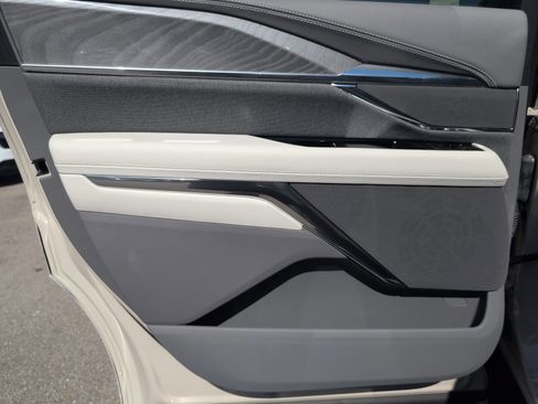 New 2026 Cadillac Escalade IQ Luxury 1 w/ LPO, Floor Liner Package image 30