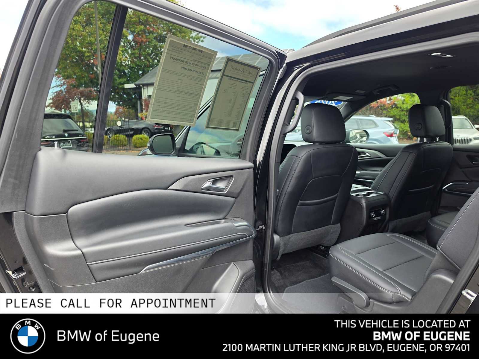 Used 2025 Chevrolet Traverse LT AWD/4WD image 18