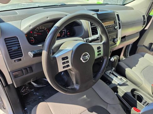 Used 2015 Nissan Xterra X RWD image 32