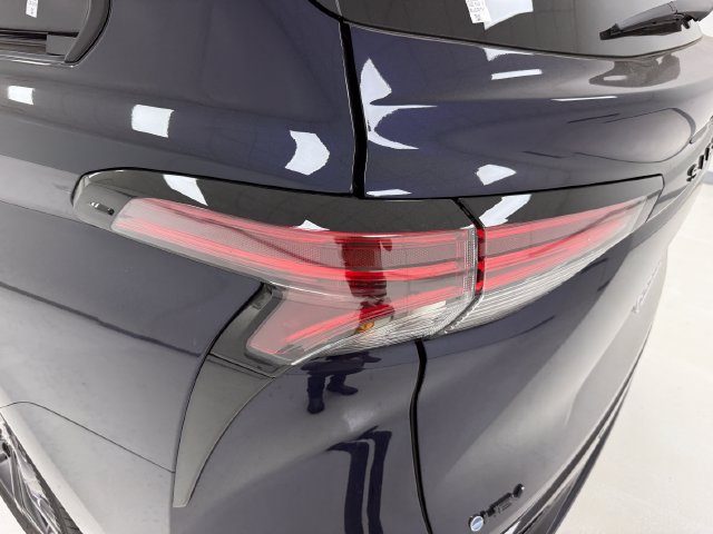 New 2026 Toyota Sienna XSE FWD image 36