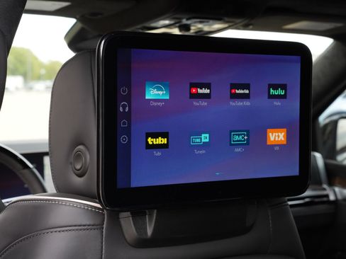 New 2026 Cadillac Escalade Platinum Sport w/ LPO, ONYX Package image 16