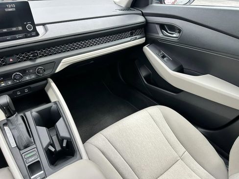 Certified 2023 Honda Accord LX image 15