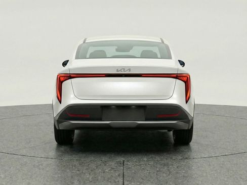 Used 2025 Kia K4 LXS image 7