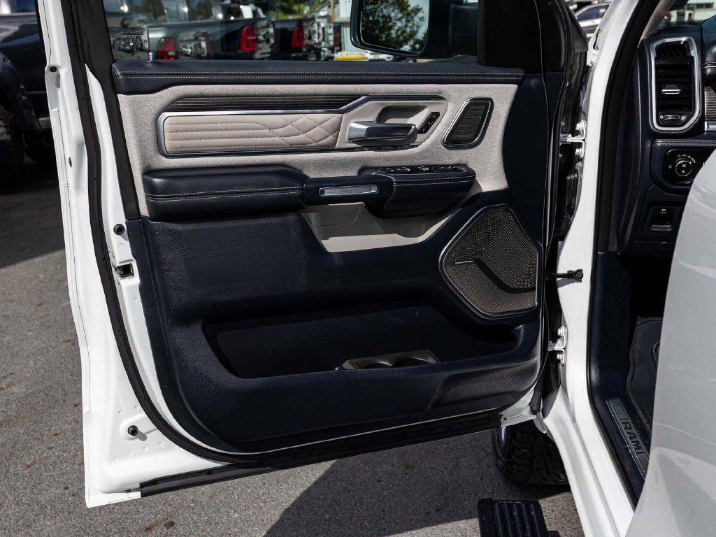 Used 2024 RAM 1500 Limited AWD/4WD image 11