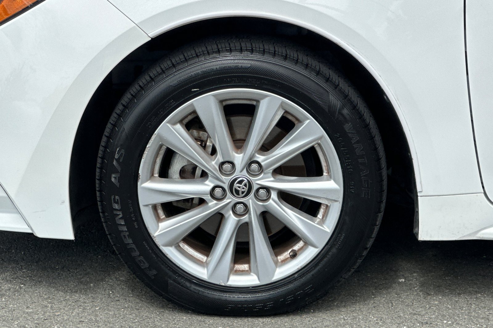 Used 2024 Toyota Corolla LE w/ LE Convenience Package FWD image 25