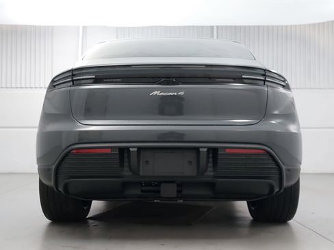 New 2026 Porsche Macan 4 Electric image 6