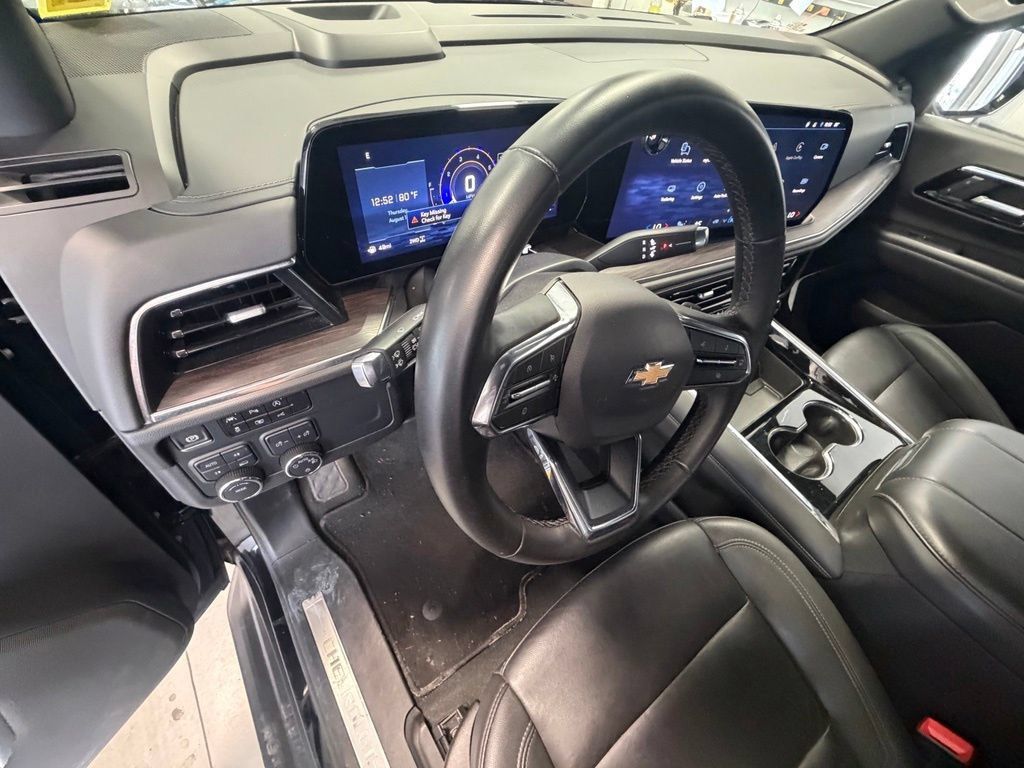 Used 2025 Chevrolet Tahoe LT AWD/4WD image 18