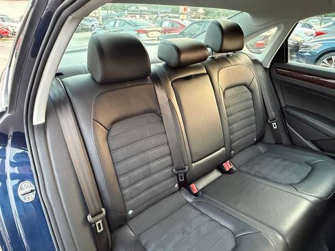 Used 2013 Volkswagen Passat 2.5 SEL FWD image 31