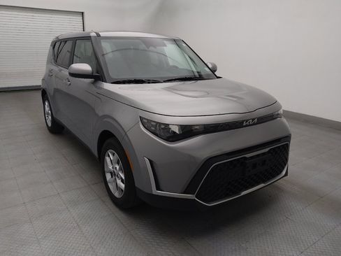 Used 2025 Kia Soul LX image 13