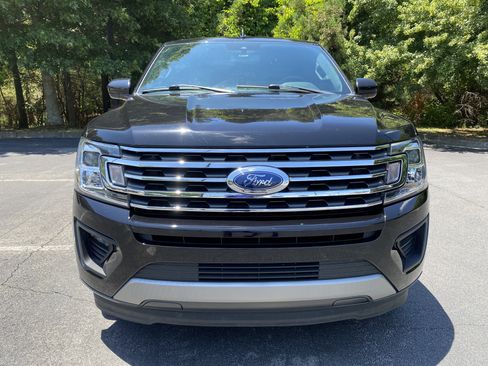 Used 2021 Ford Expedition XLT RWD image 3