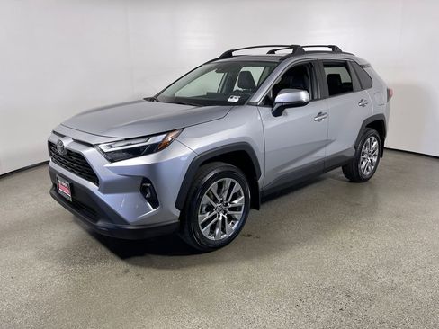 Certified 2022 Toyota RAV4 XLE Premium image 7