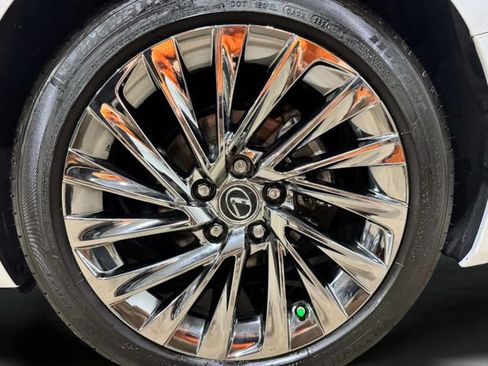 Used 2025 Lexus ES 300h Ultra Luxury w/ Accessory Package (Z2) FWD image 36