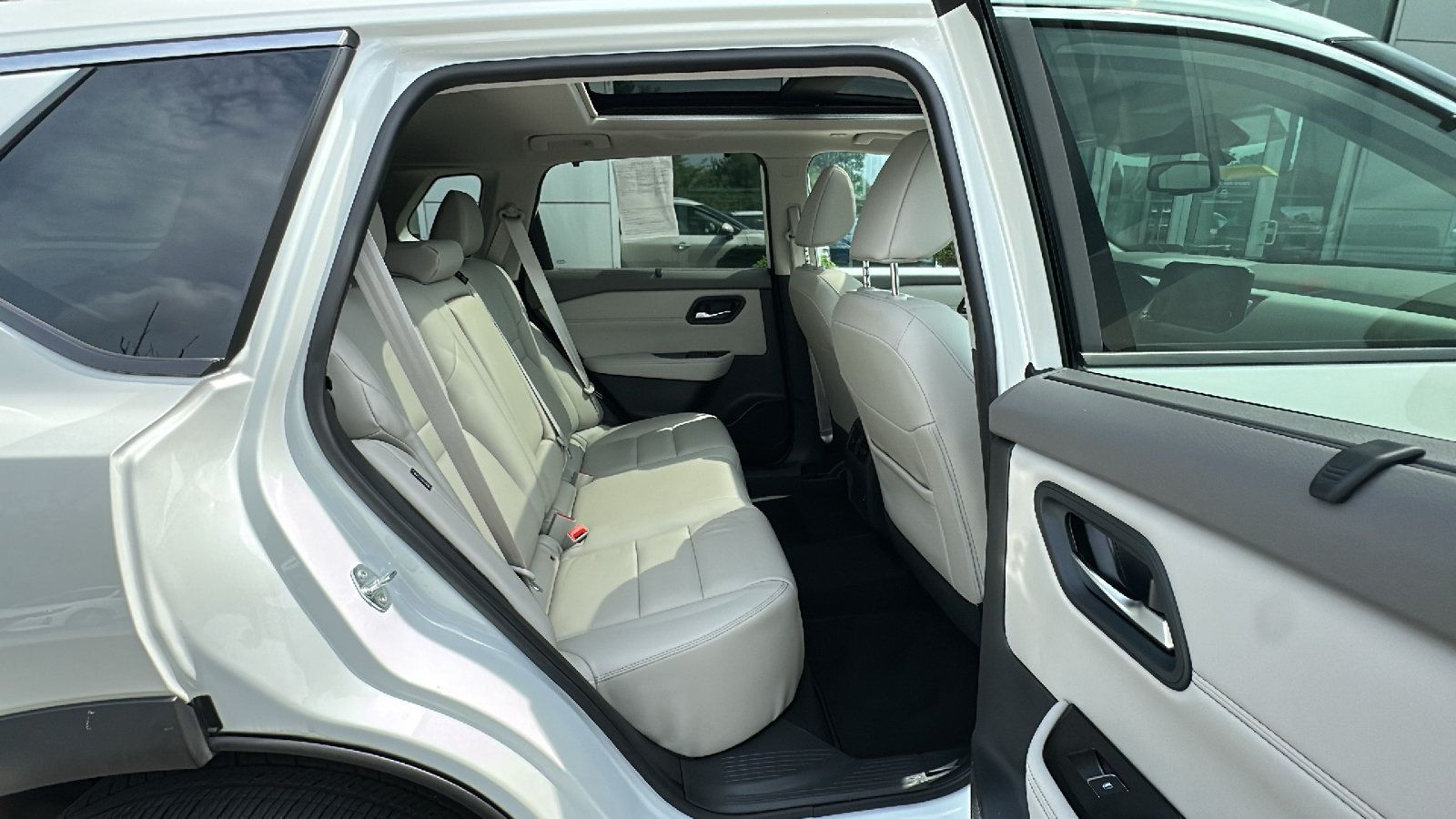 Certified 2023 Nissan Rogue SL w/ SL Premium Package AWD/4WD image 24