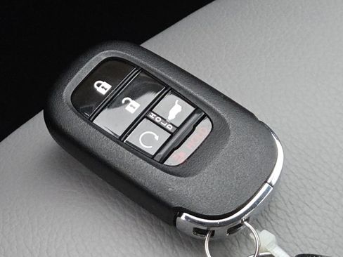 Used 2025 Honda Pilot EX-L image 35