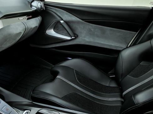 Used 2018 Ferrari 812 Superfast RWD image 36