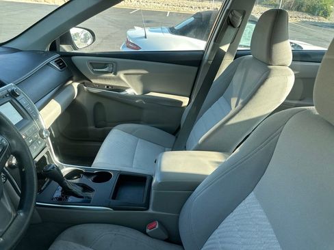 Used 2017 Toyota Camry LE FWD image 8