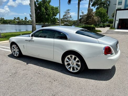 Used 2020 Rolls-Royce Wraith RWD image 9