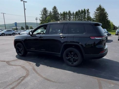 Used 2023 Jeep Grand Cherokee L Limited w/ Black Appearance Package image 6