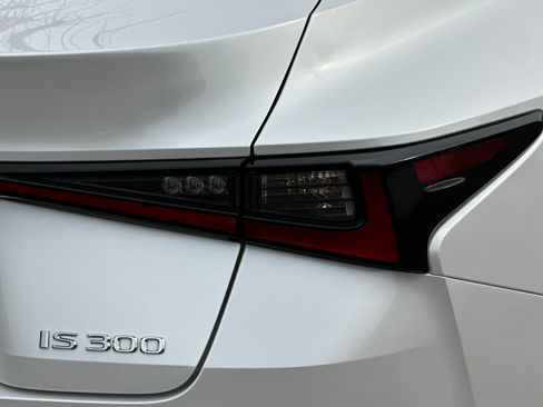 Used 2022 Lexus IS 300 image 25
