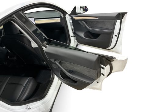 Certified 2023 Tesla Model Y Long Range AWD/4WD image 12