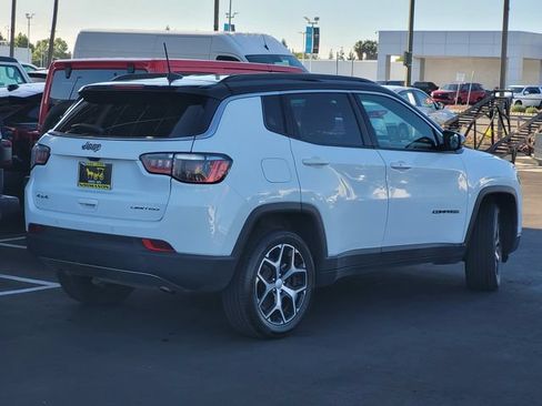 Used 2024 Jeep Compass Limited AWD/4WD image 4