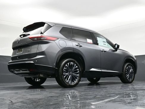 New 2026 Nissan Rogue Platinum w/ Tech Package image 32