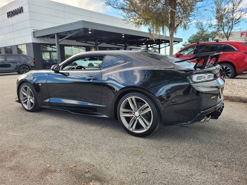 Used 2017 Chevrolet Camaro LT image 10