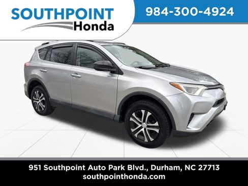 Used 2016 Toyota RAV4 LE image 1