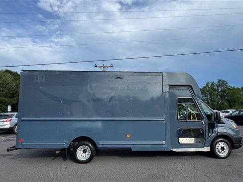 Used 2021 Ford Transit 350 DRW RWD image 4